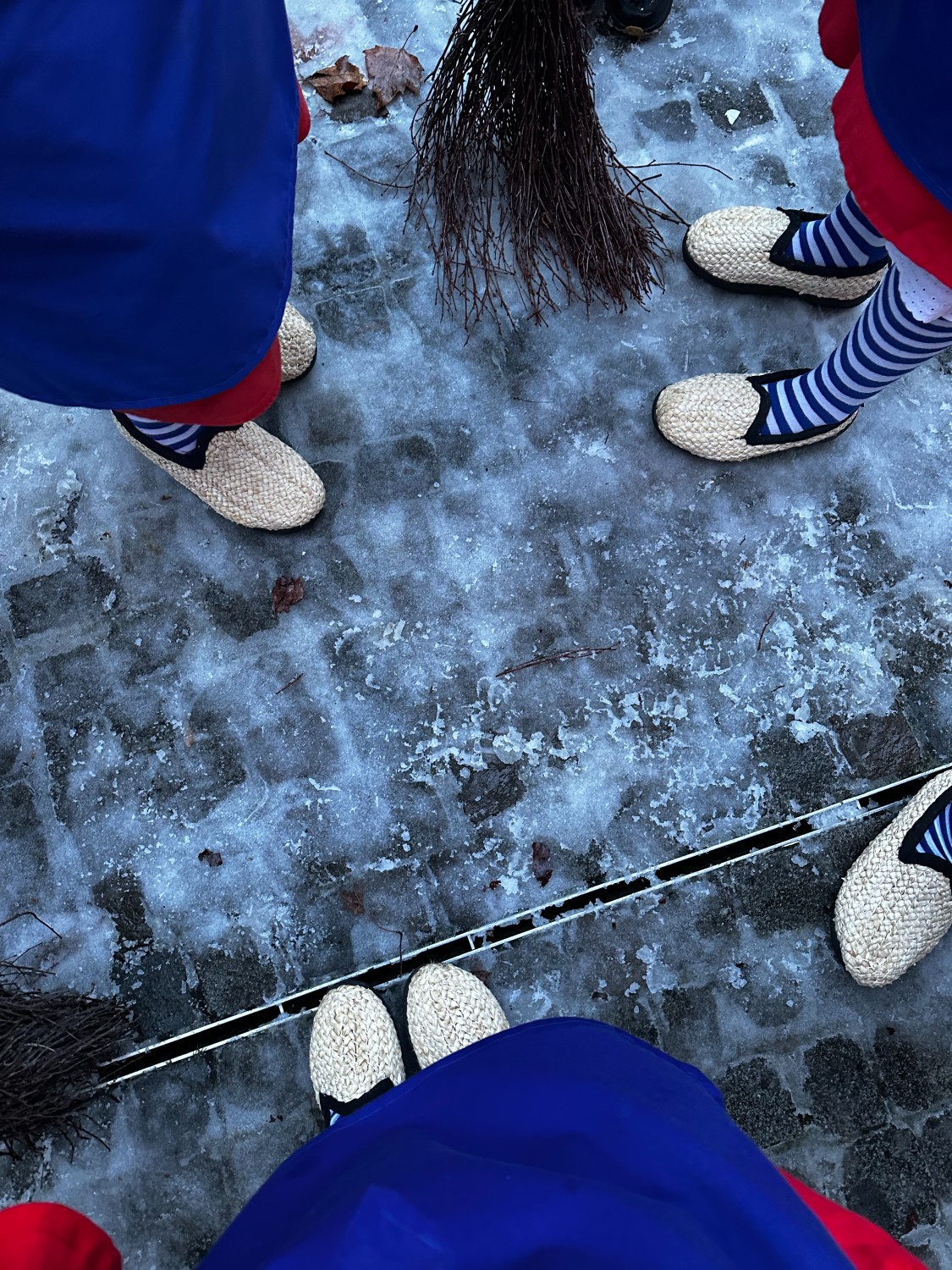 2026 - Nachtnarrensprung Goeppingen - Schnee und Eis schreckt unsere Hexen nicht.